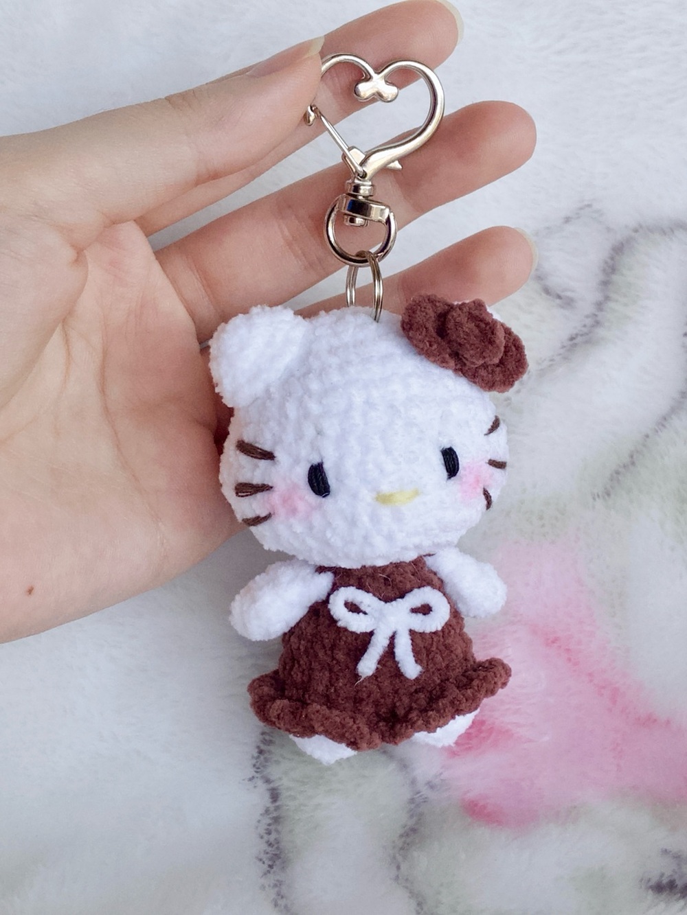 Crochet Hello Kitty Fall Keychain - Picture 7 of 7